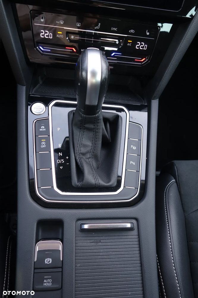 Volkswagen Passat - 22