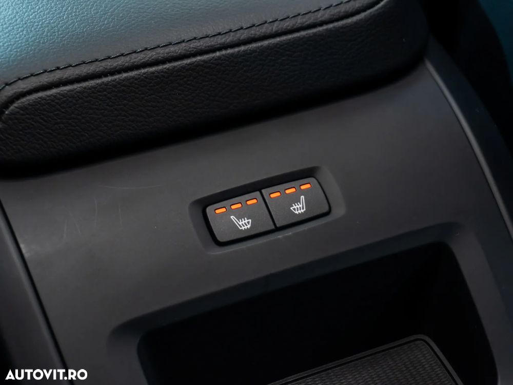 Volvo XC 60 B4 D AWD Geartronic Momentum Pro - 25