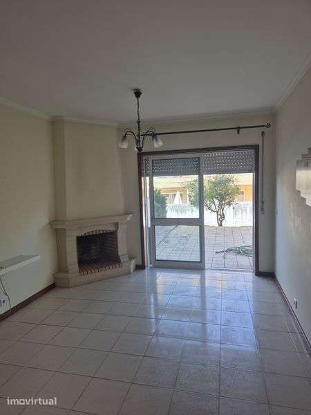 T2  com Terraço 54m2 e Box, junto A29, Gaia - Grande imagem: 2/12
