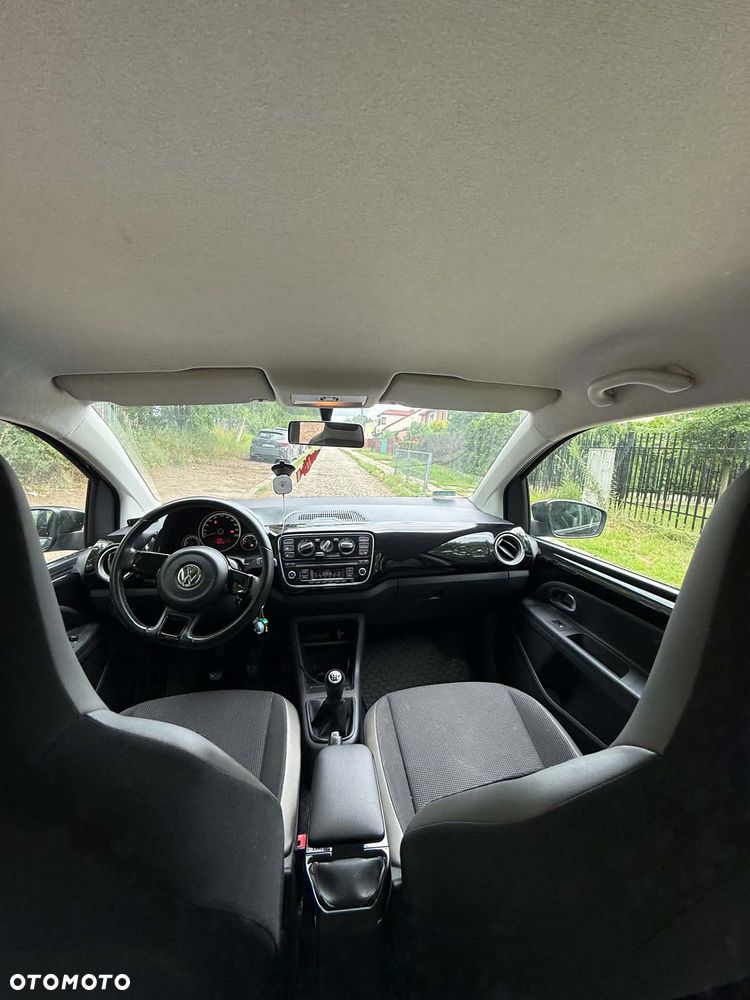 Volkswagen up! 1.0 high - 12