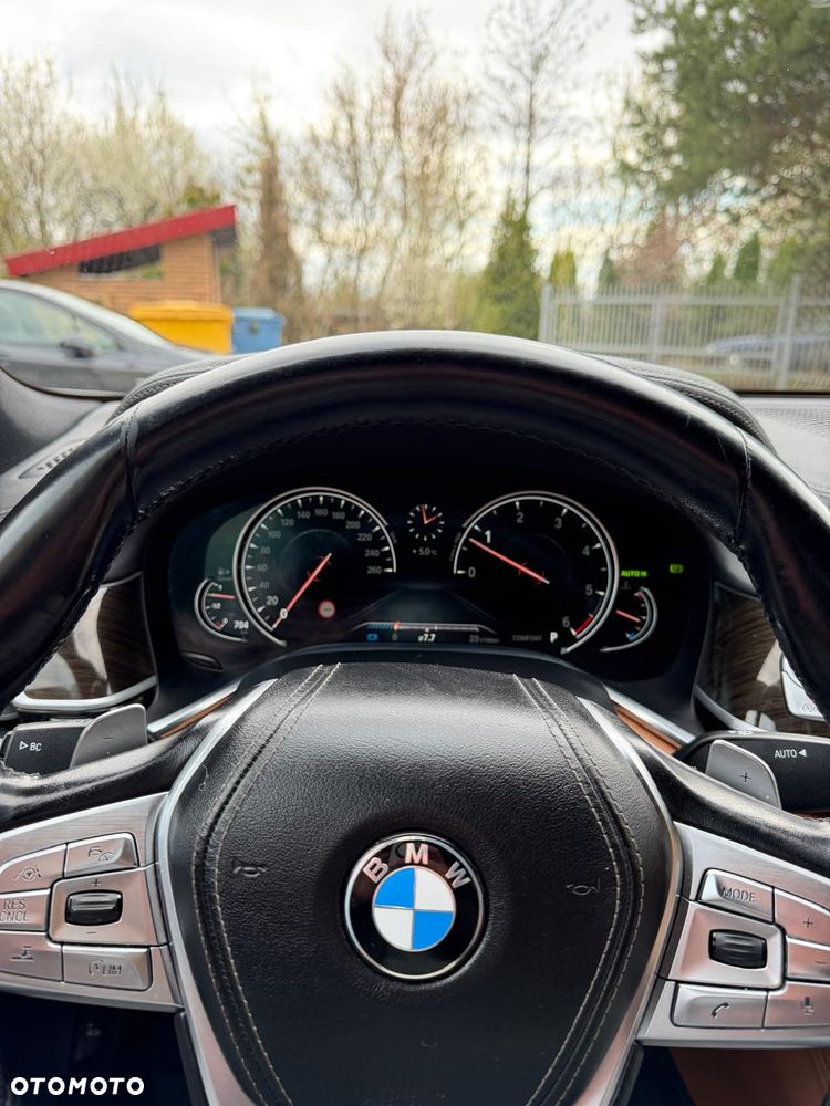 BMW Seria 7 740d xDrive - 14