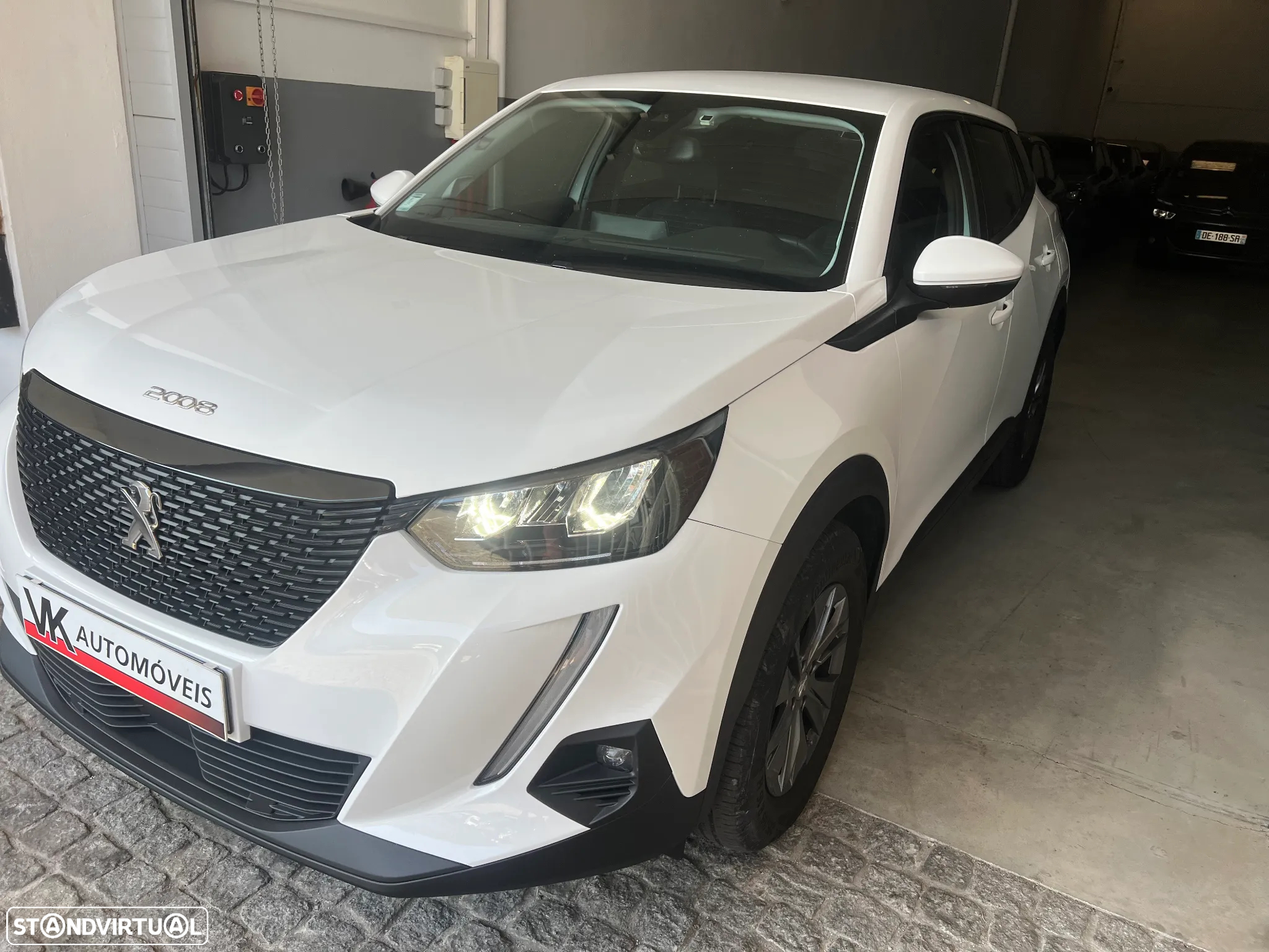 Peugeot 2008 1.2 PureTech Active Pack - 11