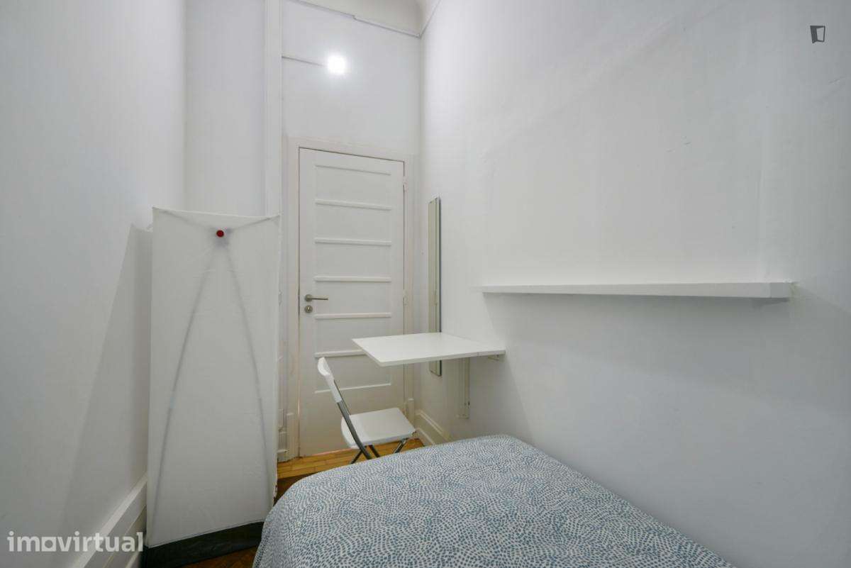 Quarto - localizado em Marquês de Pombal Lisbon - Grande imagem: 5/13