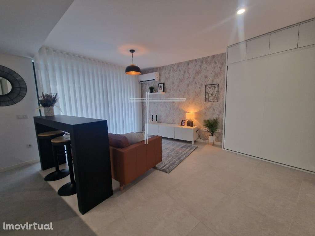 Apartamento totalmente mobilado e equipado - Avenidas Novas - Grande imagem: 4/10