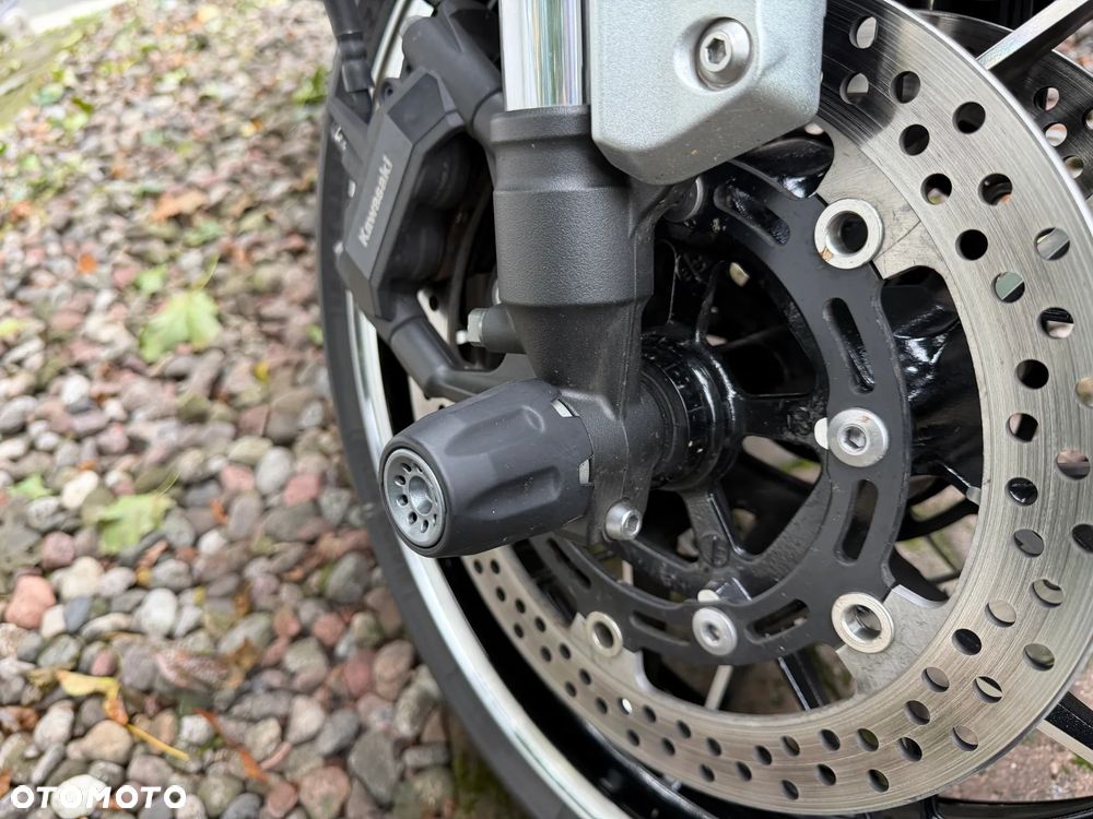 Kawasaki Z 900 RS - 7