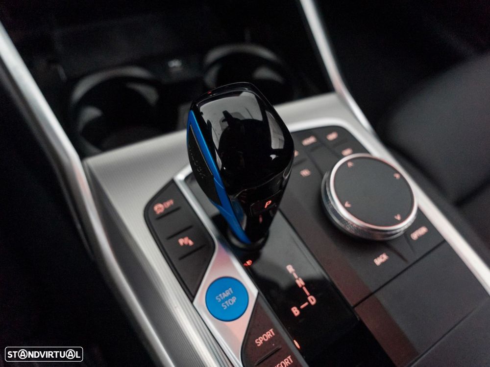 BMW i4 eDrive40 Pack Desportivo M - 27