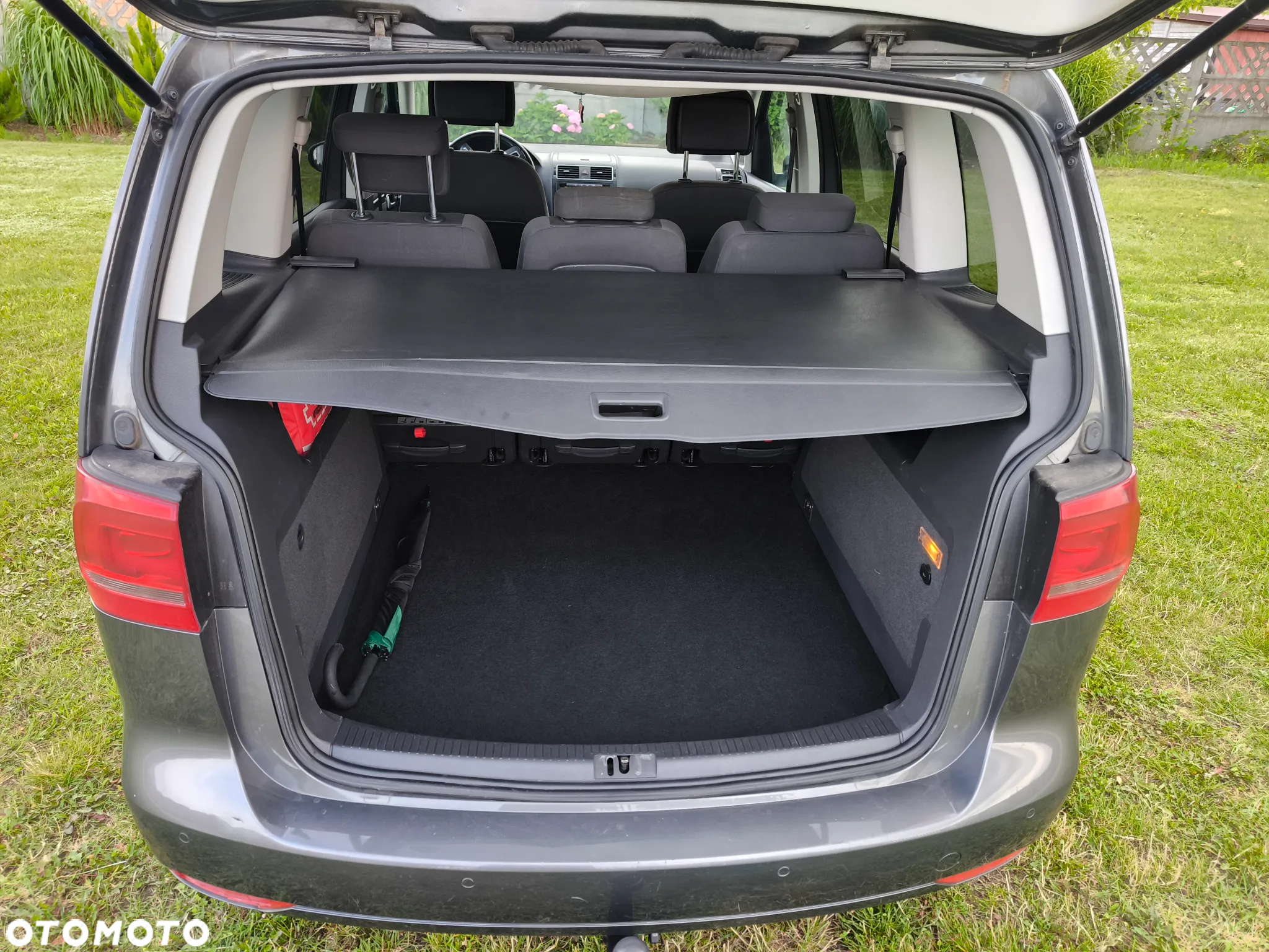 Volkswagen Touran 2.0 TDI DPF Highline - 16