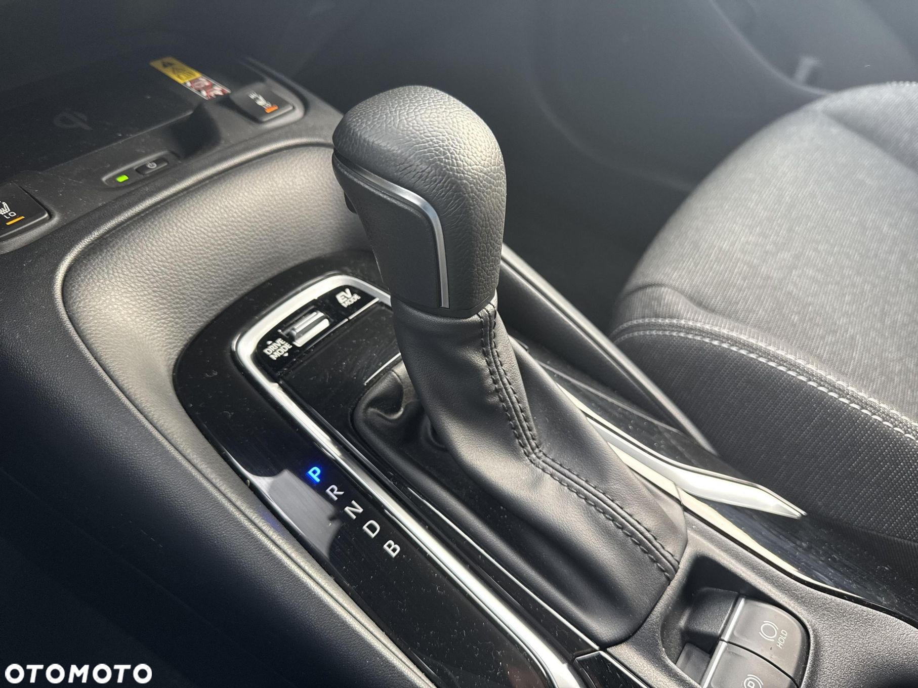 Toyota Corolla 1.8 Hybrid Comfort - 18