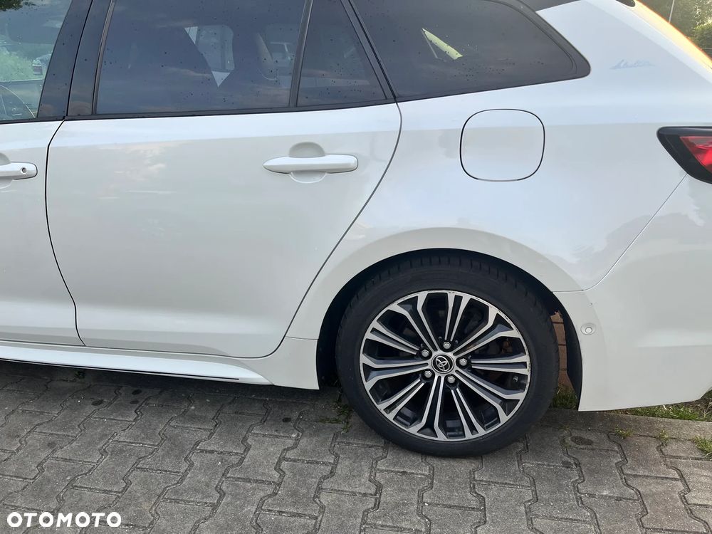 Toyota Corolla 1.8 Hybrid Selection - 12