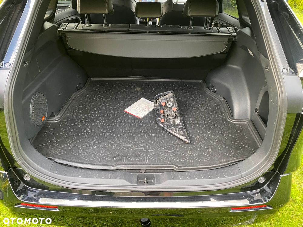 Toyota RAV4 - 8