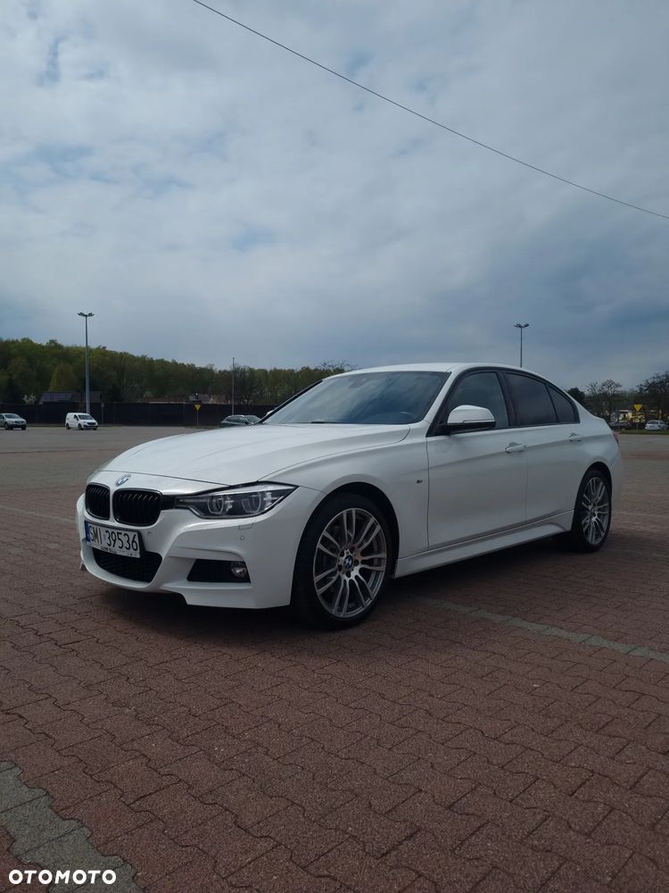 BMW Seria 3 330i xDrive M Sport - 1