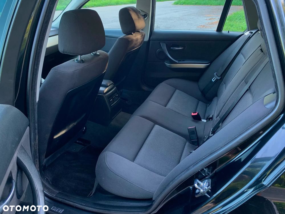 BMW Seria 3 318i - 12