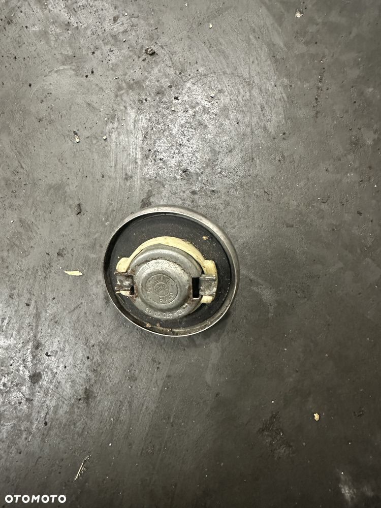 Korek wlewu paliwa chrom mercedes nikiel w124 w201 w210 w202 w203 w123 - 2