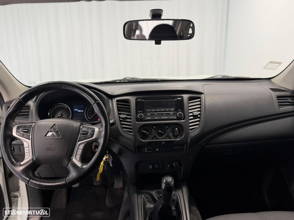 Mitsubishi L200 2.3 DI-D CD Invite 4WD - 7