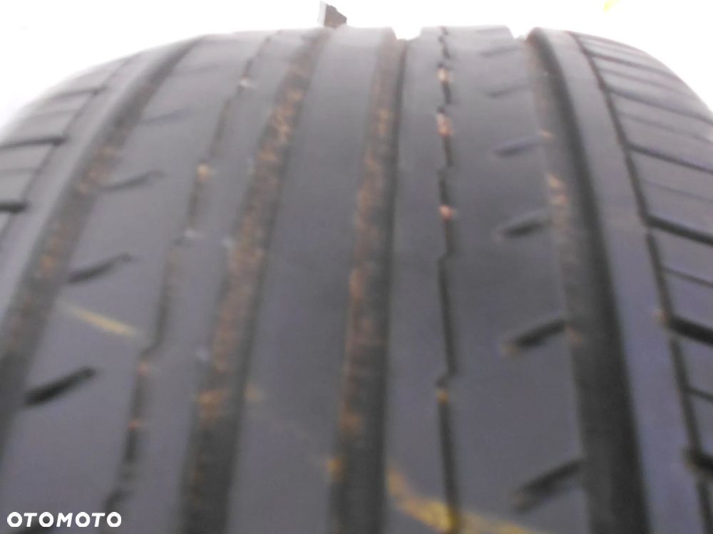 OPONA POJEDYNKA 225/50R17 YOKOHAMA BLUEARTH ES ES32 DOT 1822 7MM - 2