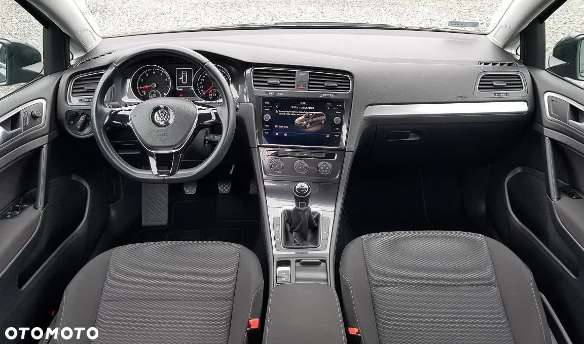 Volkswagen Golf - 22