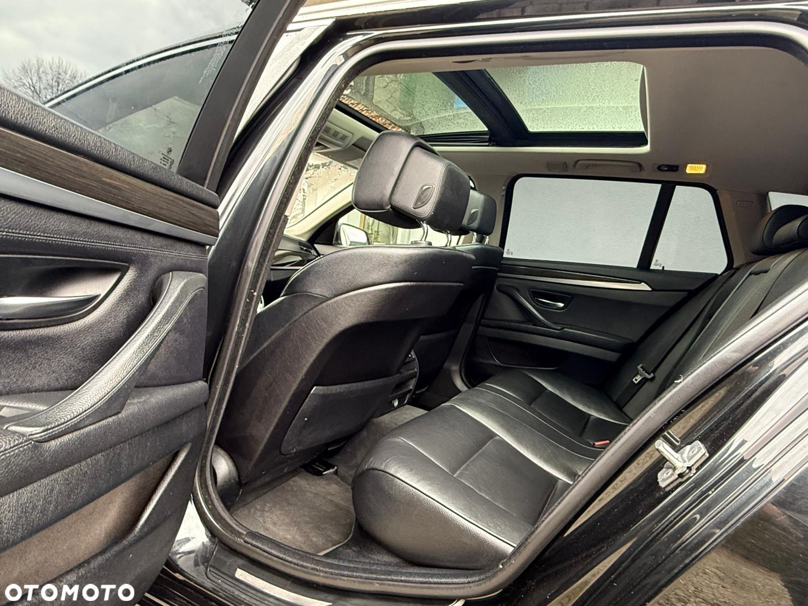 BMW Seria 5 530d xDrive Touring Luxury Line - 15