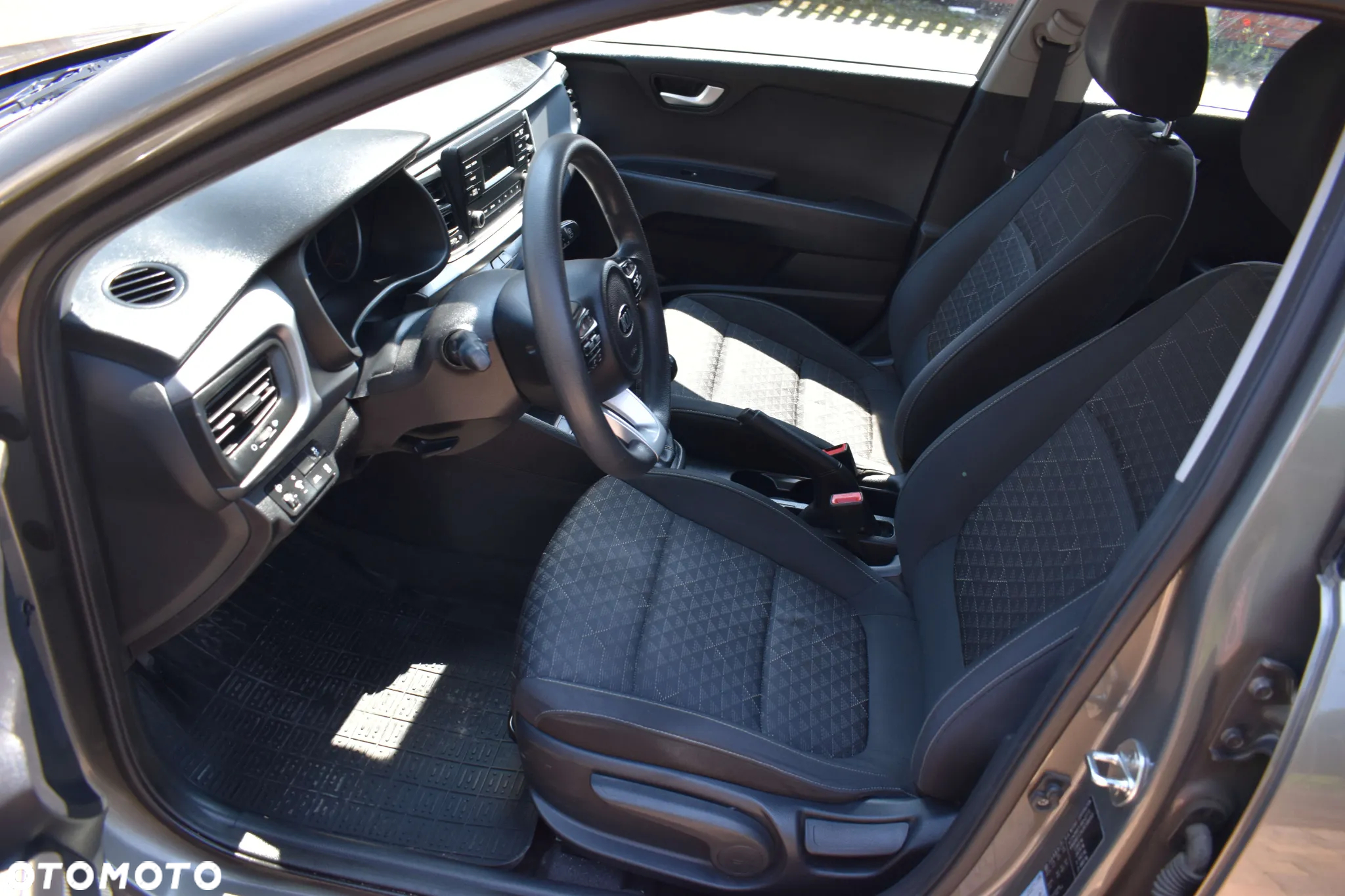 Kia Rio 1.2 L - 19