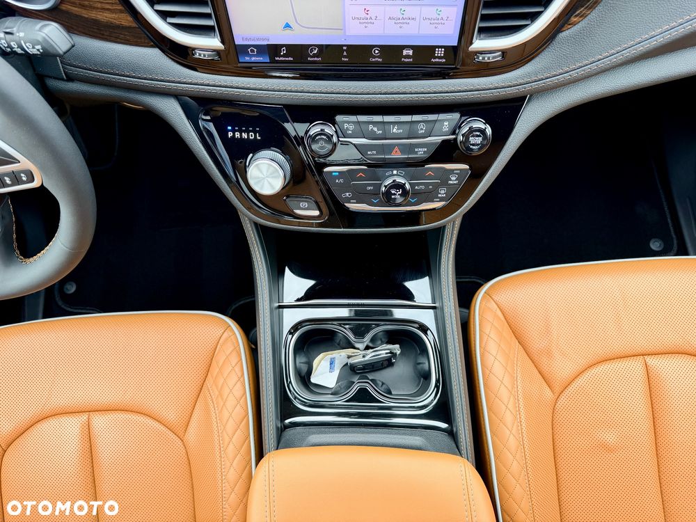 Chrysler Pacifica - 30