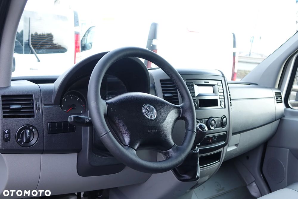 Volkswagen Crafter 2.0 163KM 3-osobowy + skrzynia ładunkowa - 9