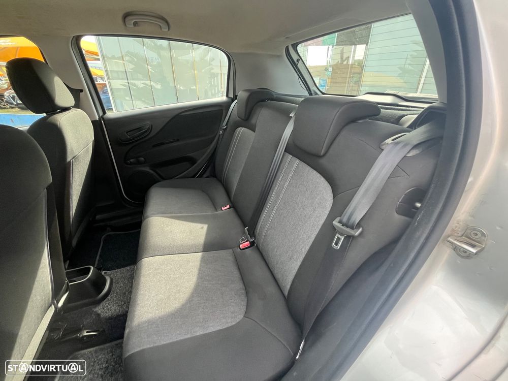 Fiat Punto 1.2 Lounge S&S - 40