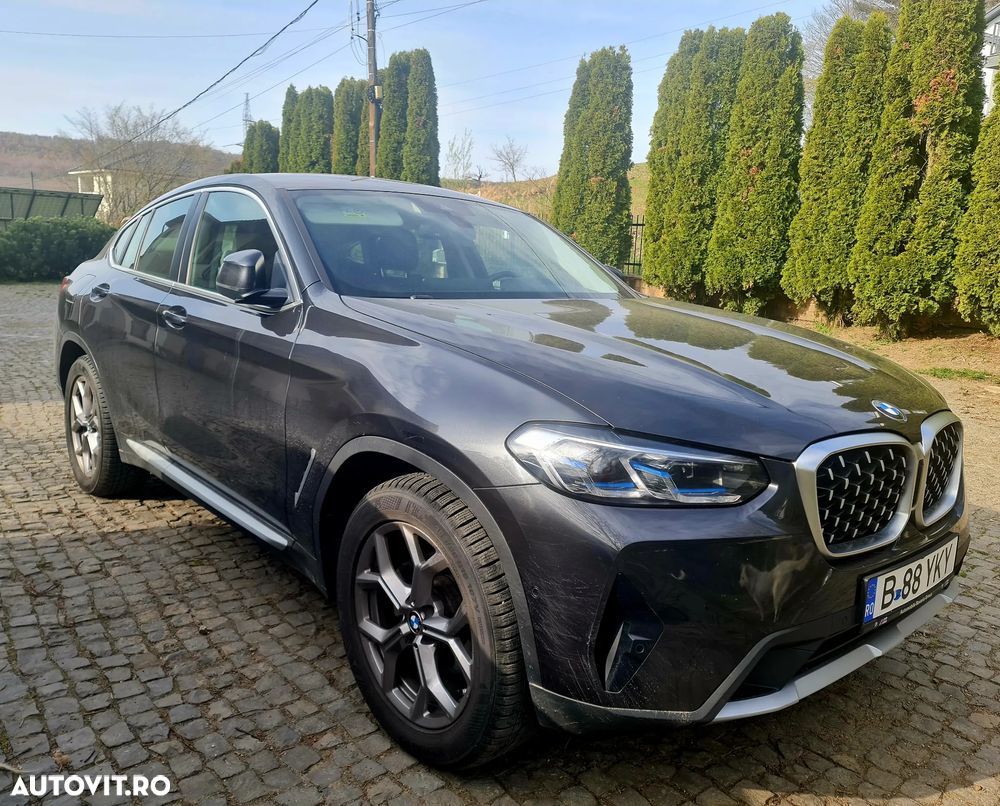 BMW X4 xDrive20i AT Advantage - 2