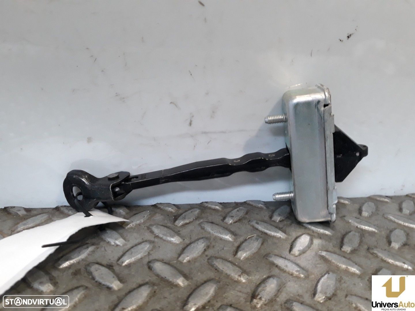 LIMITADOR DE PORTA D.D. MAZDA 6 SEDÁN - 1