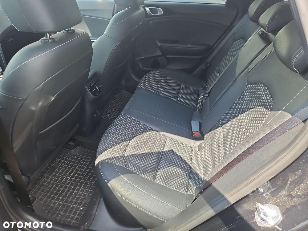 Kia Ceed 1.5 T-GDI Tribute DCT - 18