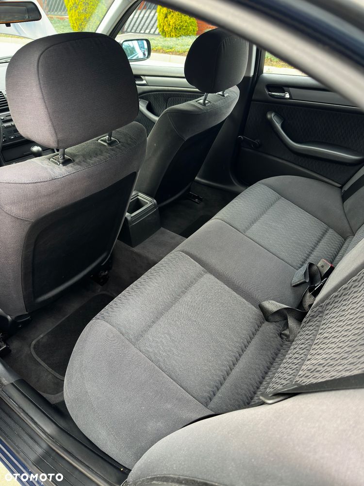 BMW Seria 3 320d - 23