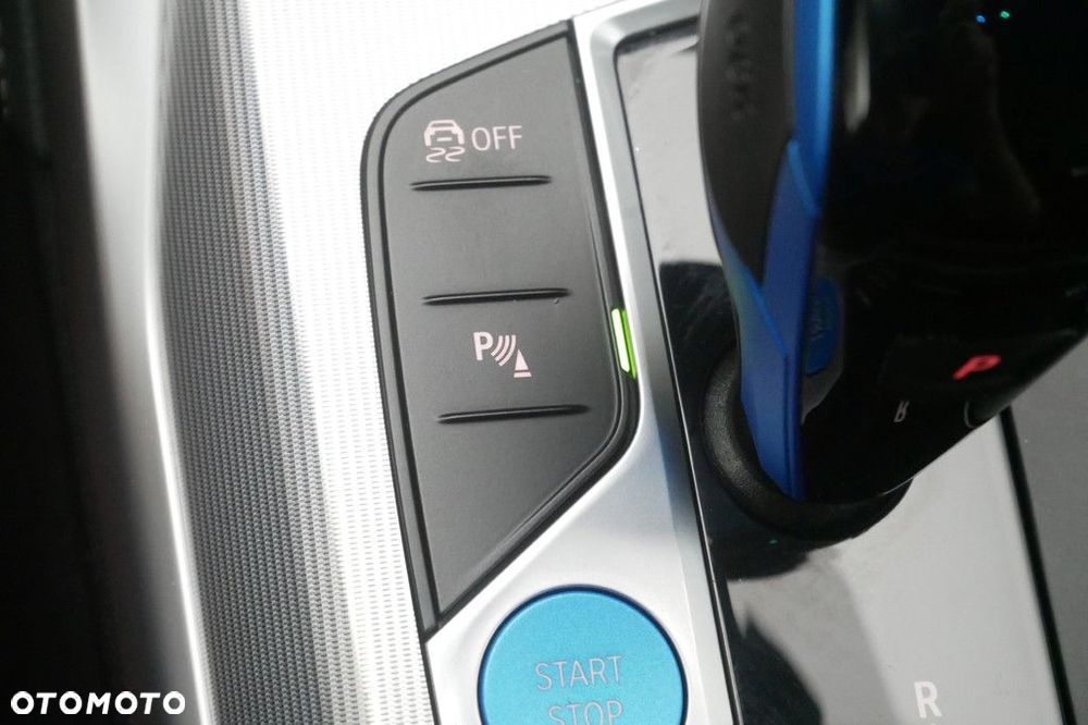 BMW i4 - 20