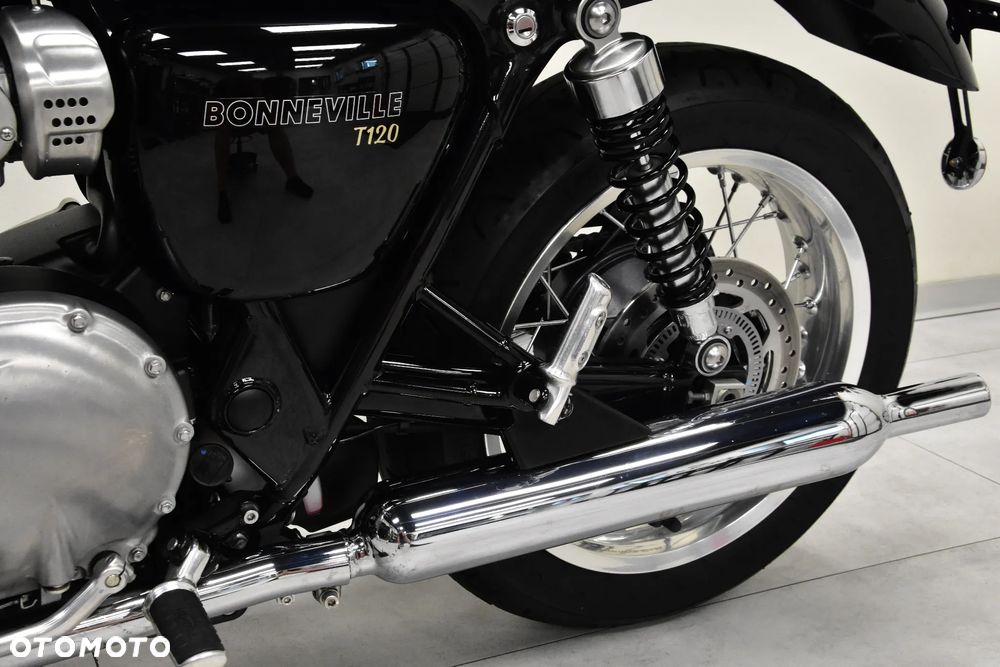 Triumph Bonneville - 38