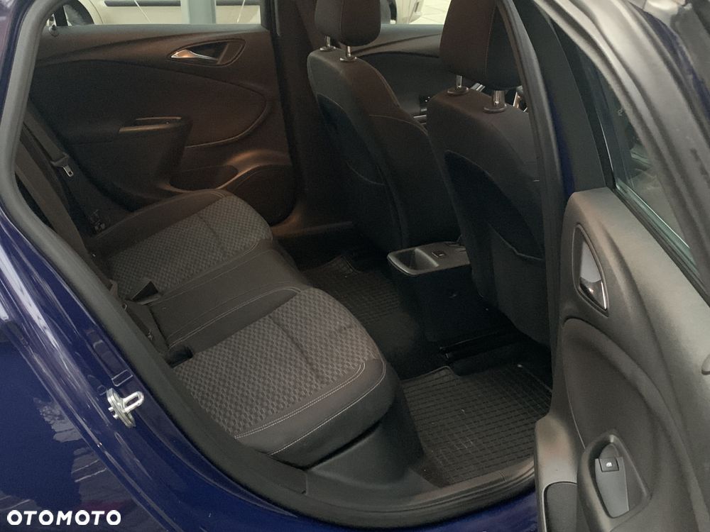 Opel Astra 1.6 CDTI Enjoy - 30