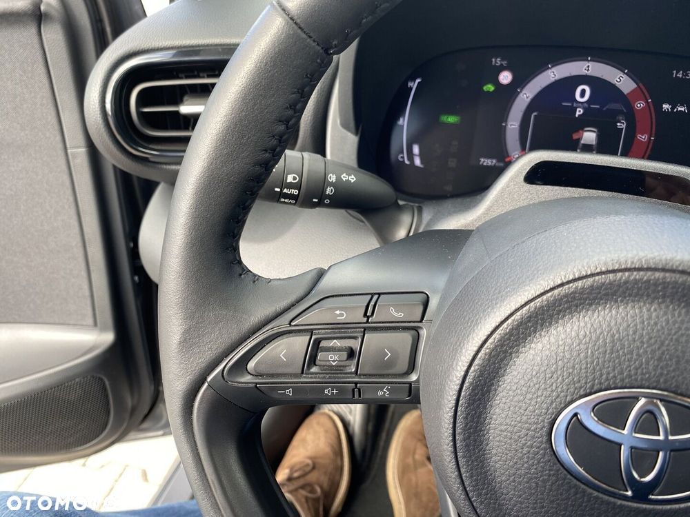 Toyota Yaris Hybrid 1.5 Style - 11