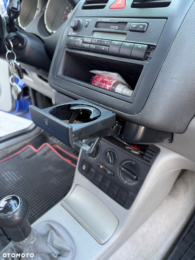 Volkswagen Polo 1.4 16V Trendline - 31