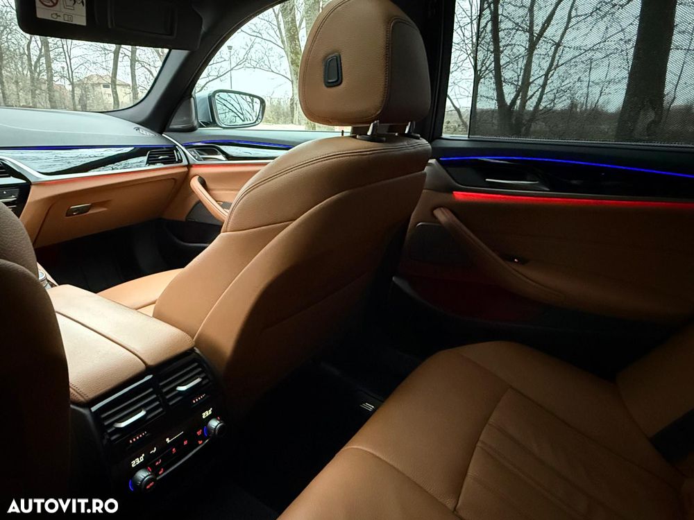 BMW Seria 5 520d AT - 14
