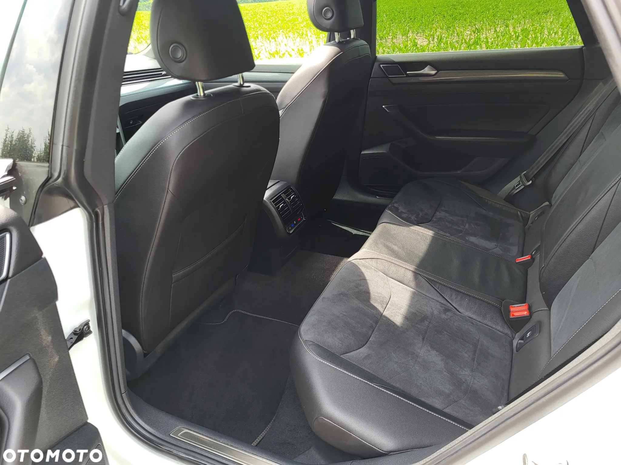 Volkswagen Arteon 2.0 TDI SCR DSG R-Line Edition - 32