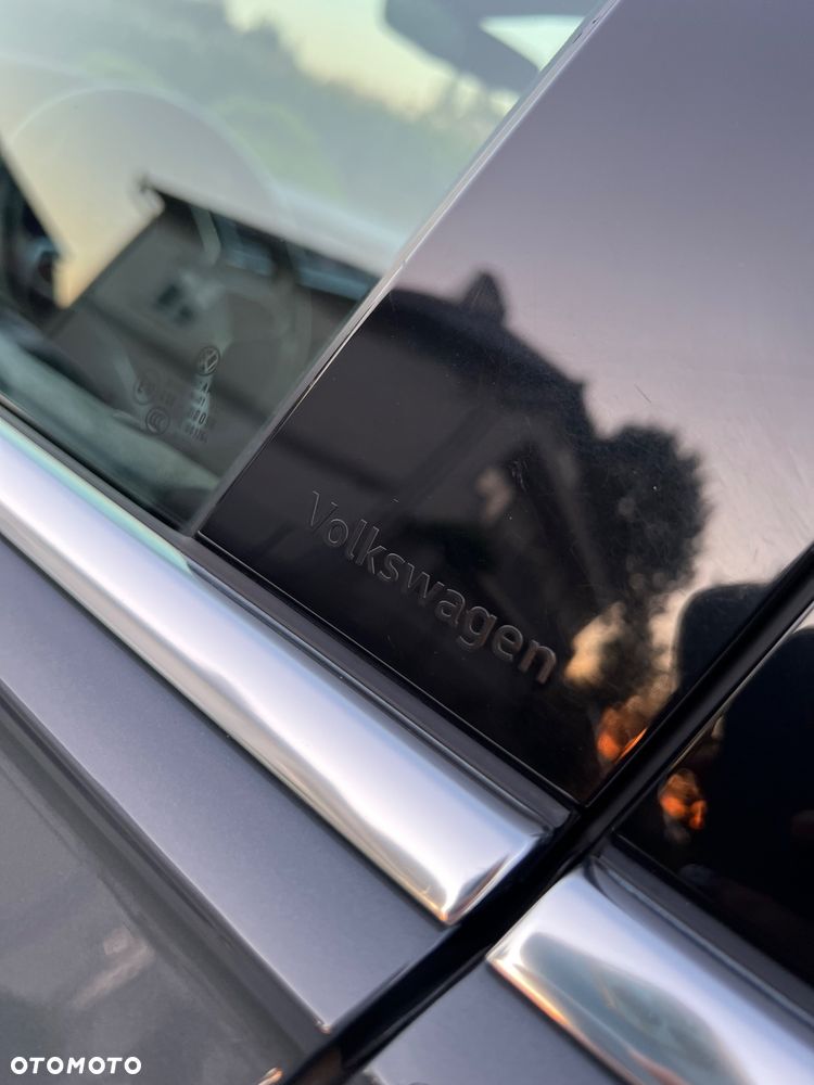 Volkswagen Tiguan 2.0 TDI SCR 4MotION DSG R-Line - 26