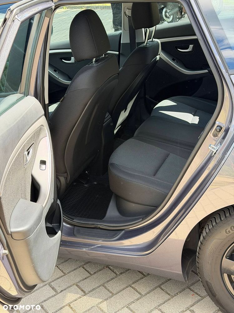 Hyundai i30 blue 1.6 CRDi Trend - 7