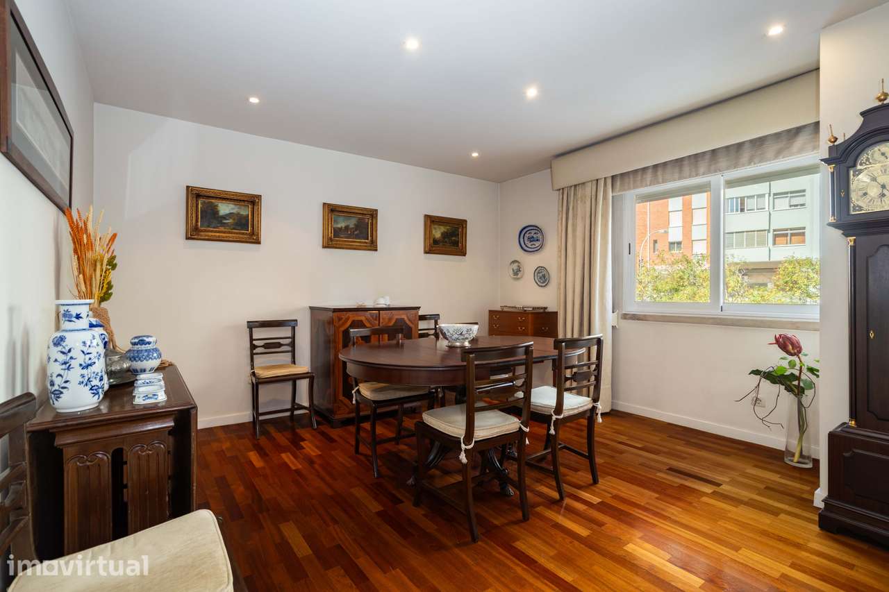 Apartamento T3 em Miraflores com estacionamento - Grande imagem: 4/40