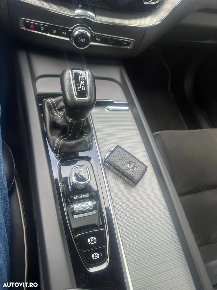 Volvo XC 60 D4 AWD Geartronic RDesign - 13