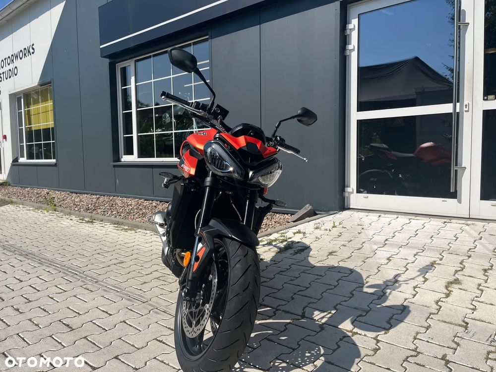 Triumph Street Triple - 6