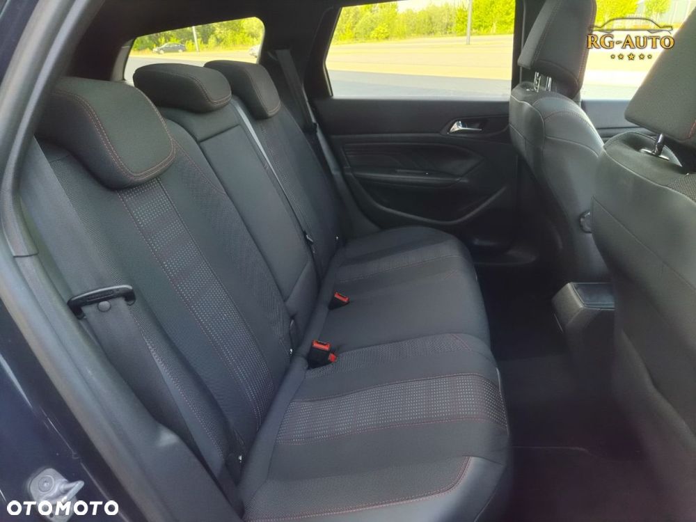 Peugeot 308 - 35