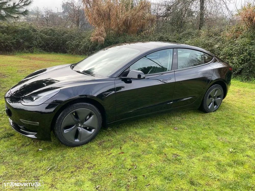 Tesla Model 3 - 4