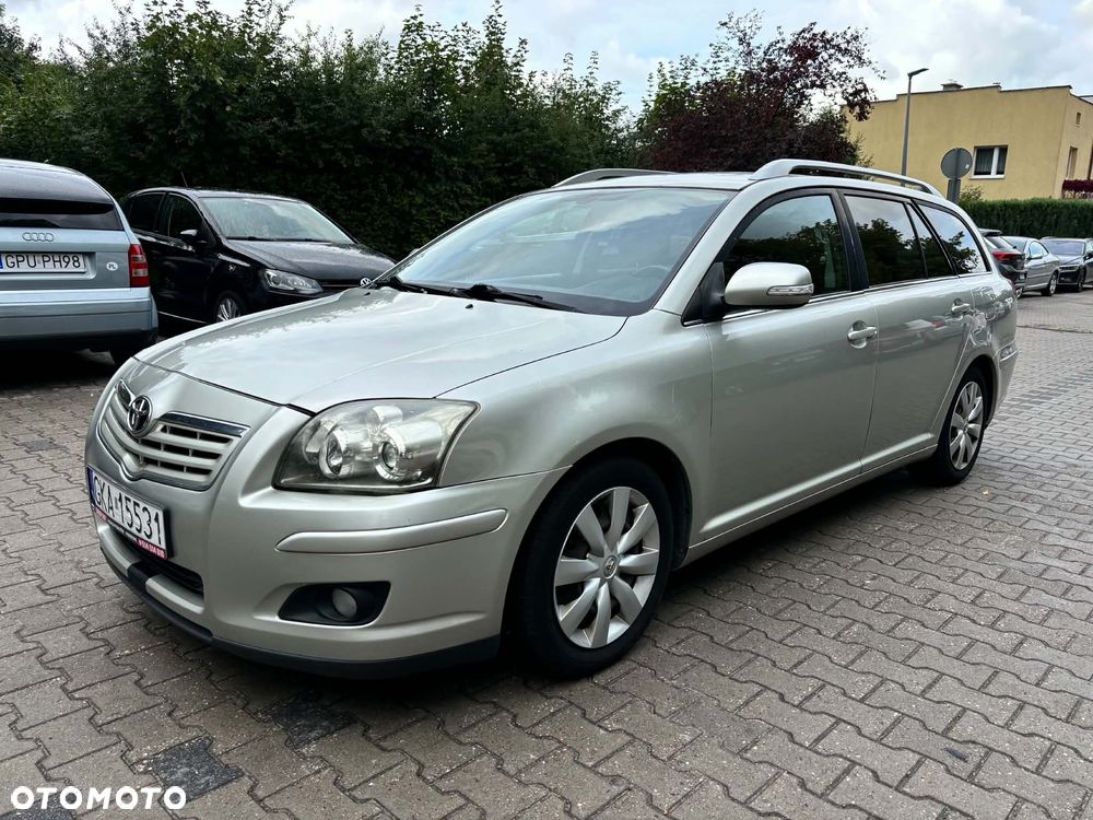 Toyota Avensis 1.8 VVT-i Luna - 1