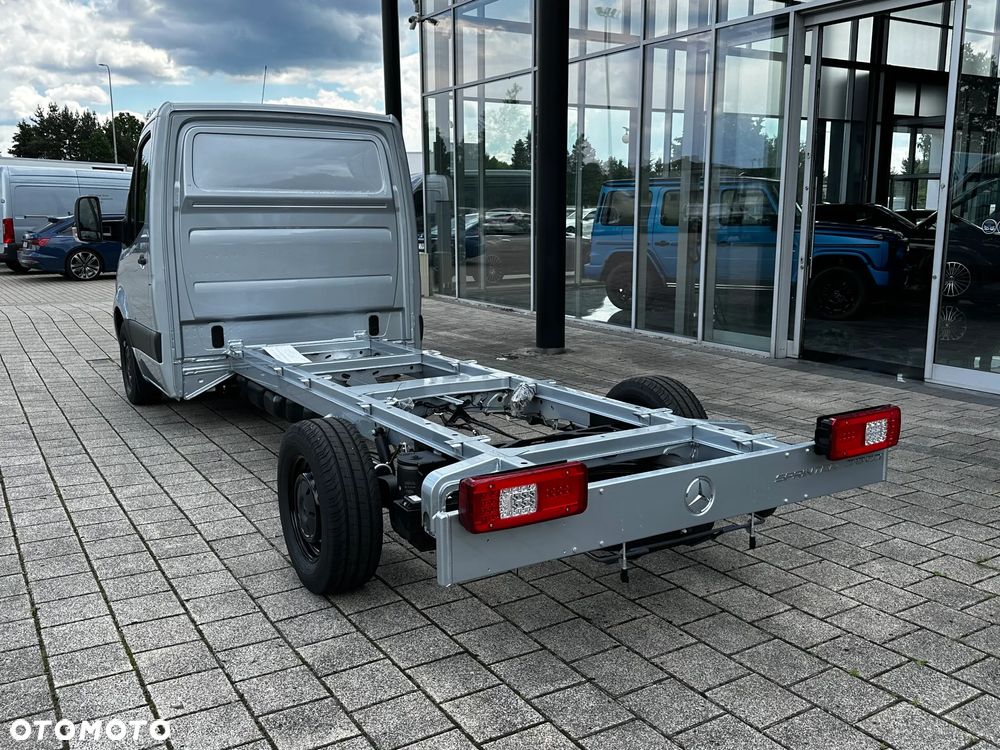 Mercedes-Benz Sprinter - 9