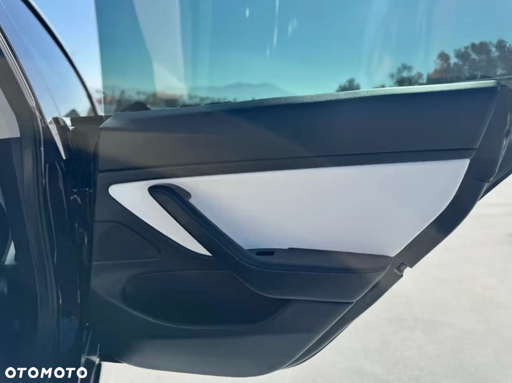 Tesla Model 3 Langstreckenbatterie Allradantrieb Dual Motor Performance - 38