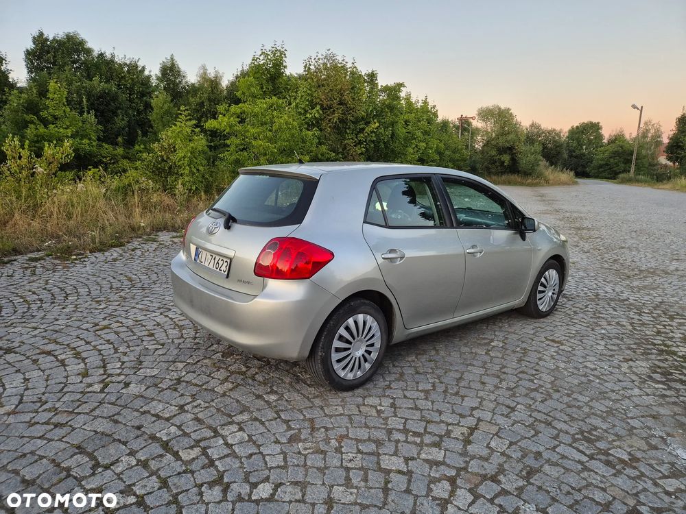 Toyota Auris 1.4 D-4D Terra - 3