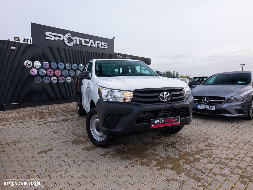 Toyota Hilux - 1