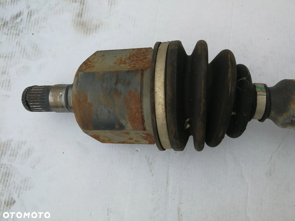 Półoś prawa Audi A3 8P 2.0 FSI Automat DSG  HFT - 8