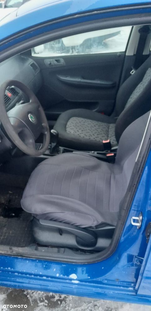 Skoda Fabia 1.4 16V Active - 11